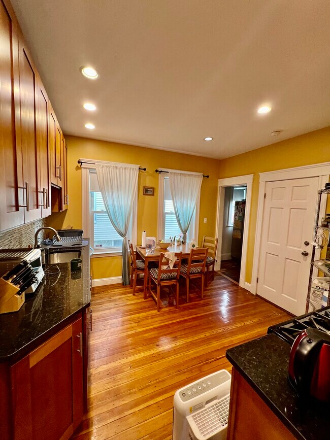 430 Main St Unidad # 1