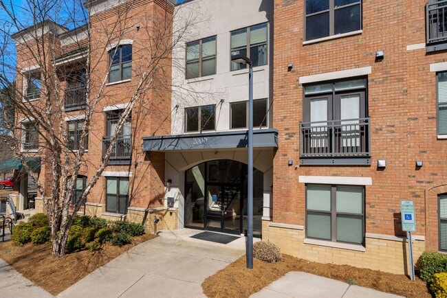 Photo - AVAILABLE May 1st! Gorgeous 1 bedroom, 1 bath condo in The Landing at Southpoint!!