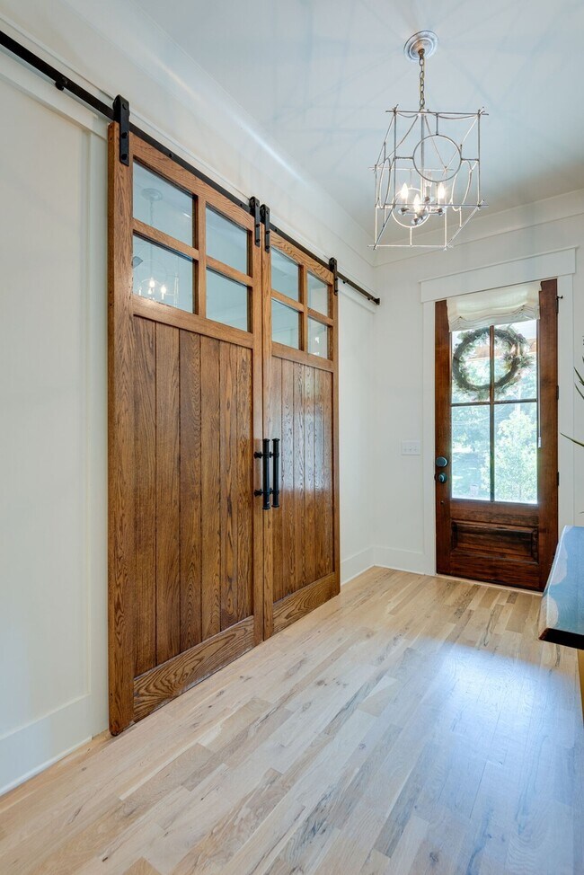 Photo - 118 Cheekwood Terrace