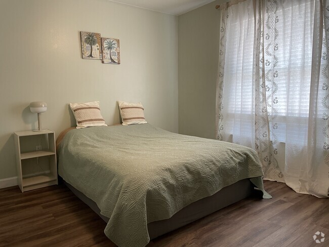 Building Photo - 1043 Gore Dr Rental