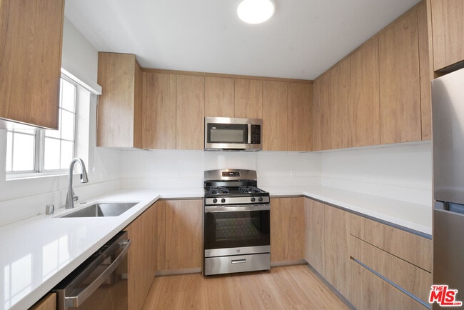 Photo - 2619 Carmona Ave