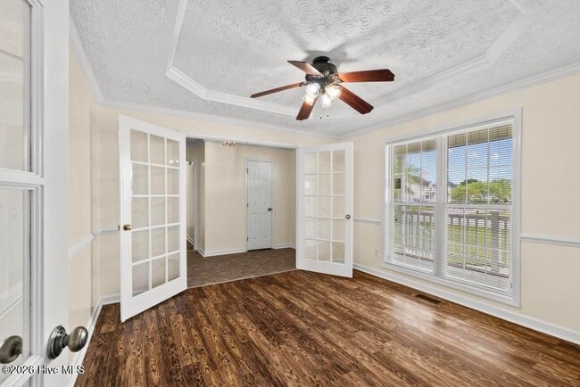 Photo - Wonderful Neighborhood with City Convenience!