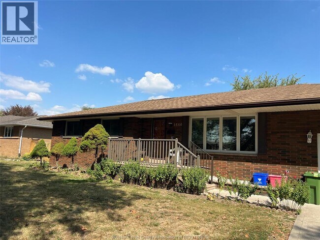 Photo - 1550 Roxborough Blvd