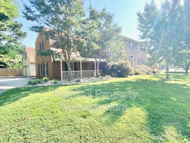 Photo - 3928 Oak Dr E House