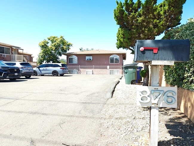 Building Photo - 2 bedrooms 1 bath apartment in El Cajon Unit 3