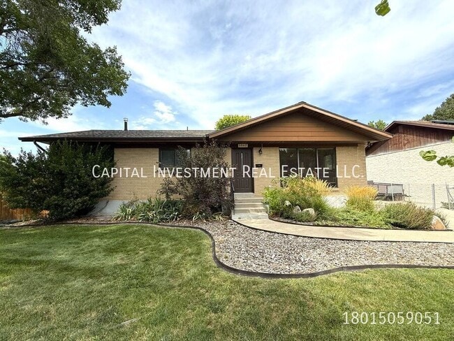 Building Photo - 1047 E 5235 S