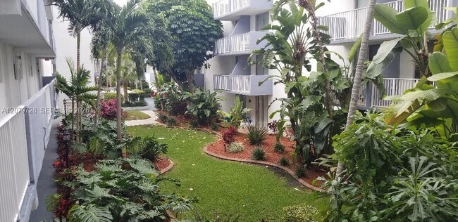 1801 S Treasure Dr Unit 302