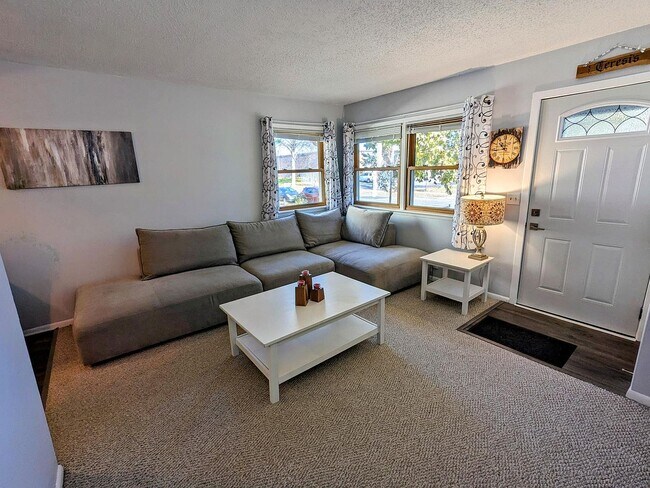 Photo - 3836 Snelling Ave