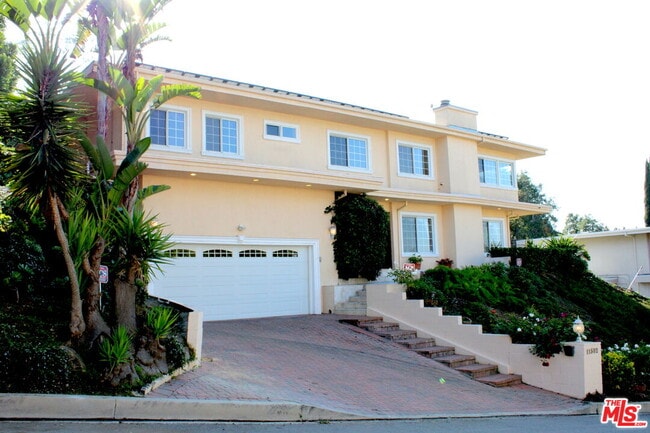 Building Photo - 11502 Dona Teresa Dr