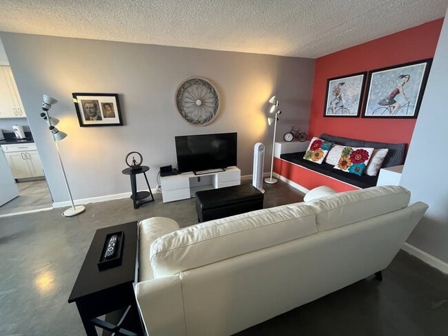 Photo - Newly Renovated Gem in Makiki Unit 2102