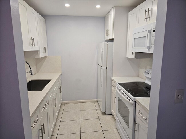 Photo - 300 SW 134th Way Unit E211