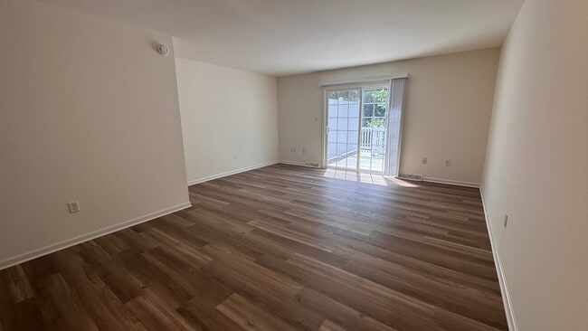 Photo - 40 Ramsgate Ln