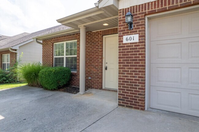 Photo - 601 Glenstone Dr