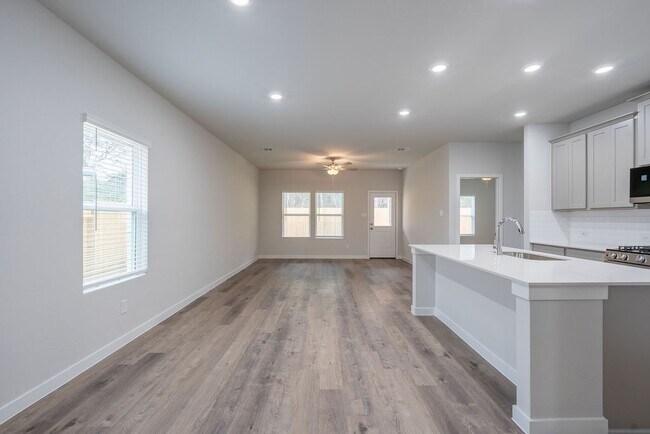 Photo - 8015 Heroes Hall Dr