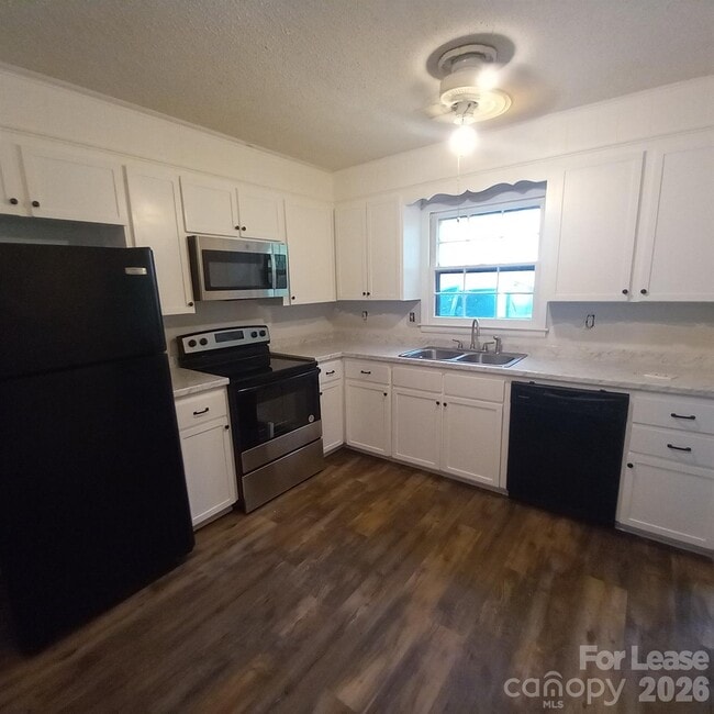 Photo - 10417 White Pine Rd