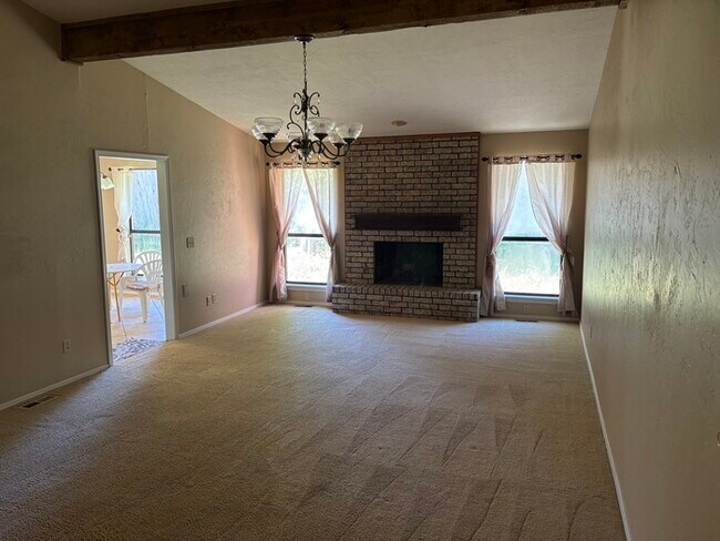 Photo - Beautifully Spacious Home in Warr Acres wi...