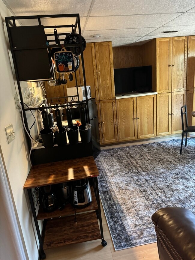 Kitchenette - 512 E 16th Ave Unit 512 E 16th Avenue