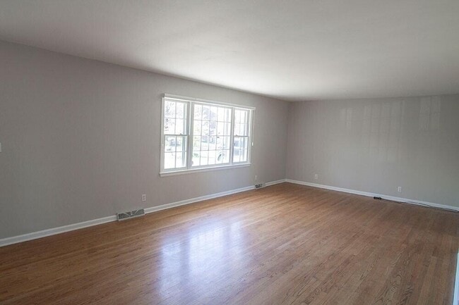 Photo - 2207 Bushnell Dr