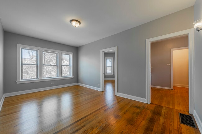 Photo - 2056 W Arthur Ave Unit 3W