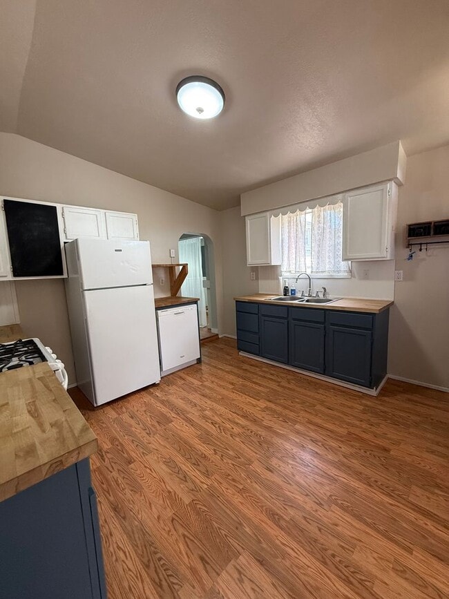 Photo - 1005 W Park St