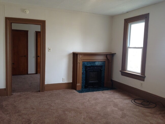 Building Photo - 26 Christie St Unit #1 Rental