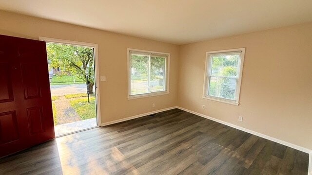 Photo - NORTH EAST SIDE 2 BEDROOM WITH BASEMENT! AVAILABLE NOW!