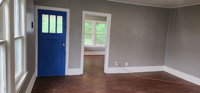 Photo - House + 0.5 acres for Lease In Manor