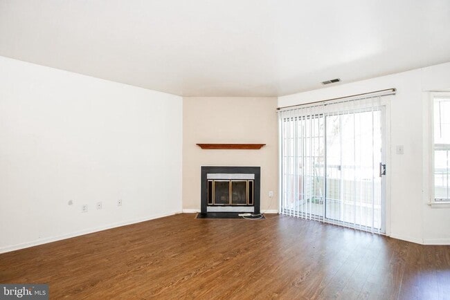 Photo - 103 Claridge Ct Unidad 3