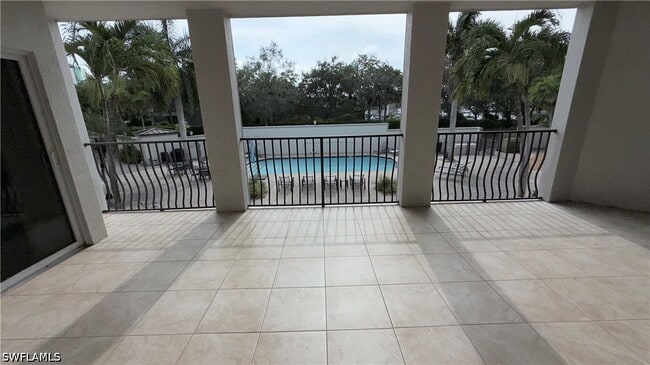 Building Photo - 1100 Pine Ridge Rd Unit 200