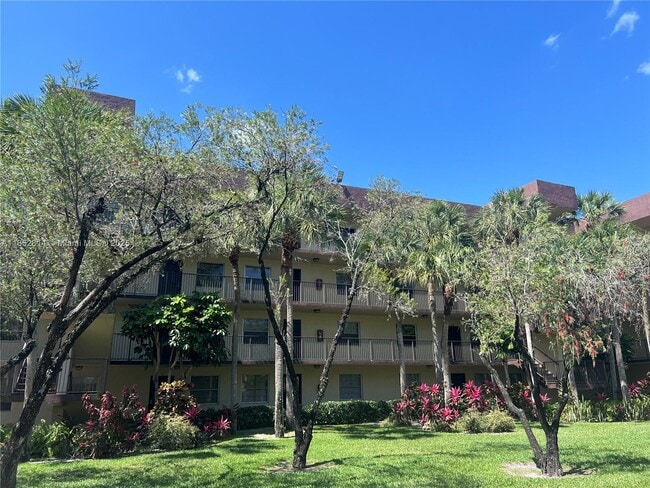 Building Photo - 3301 NW 47th Terrace Unit 203 Rental