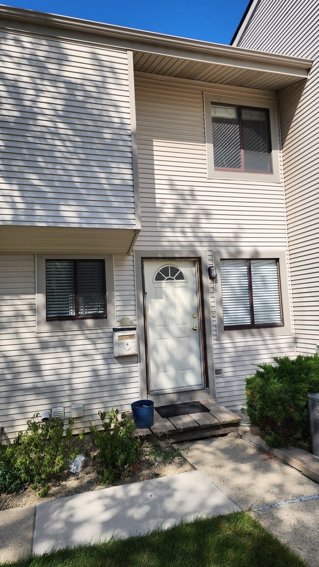 Building Photo - 502 Del Lago Dr Rental