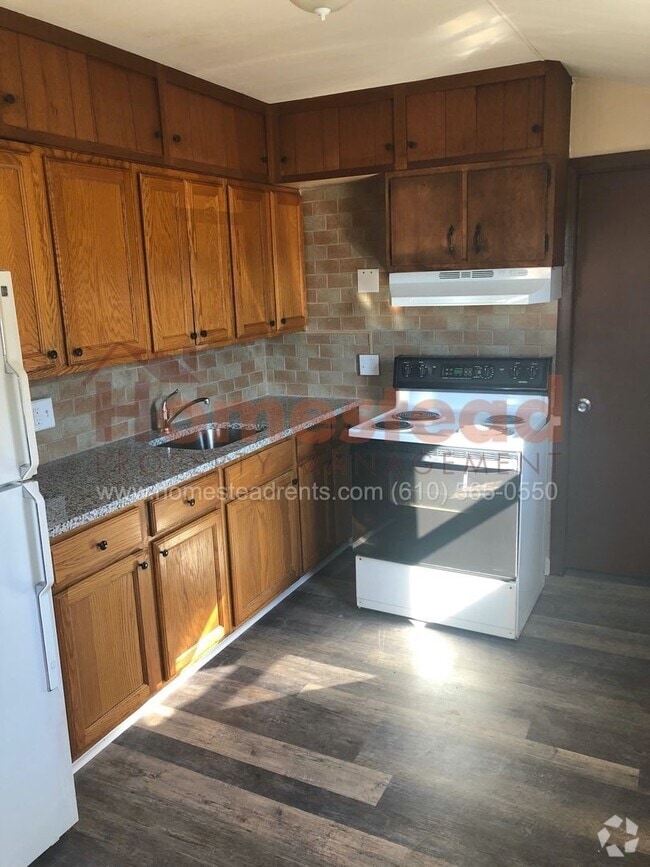 Building Photo - 3528 W 9th St Unit A Rental