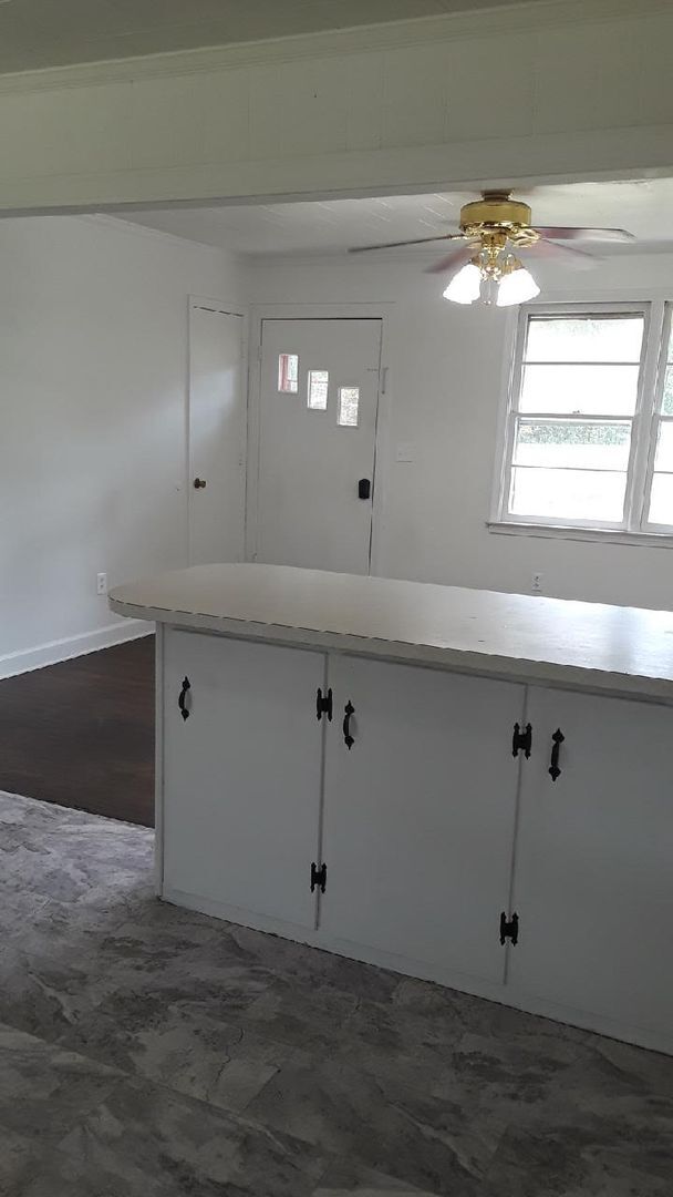 3 Bed, 1 Bath, Brick Ranch with Attached House House Rental in