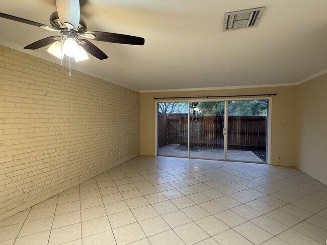 Photo - 3000 W Illinois Ave