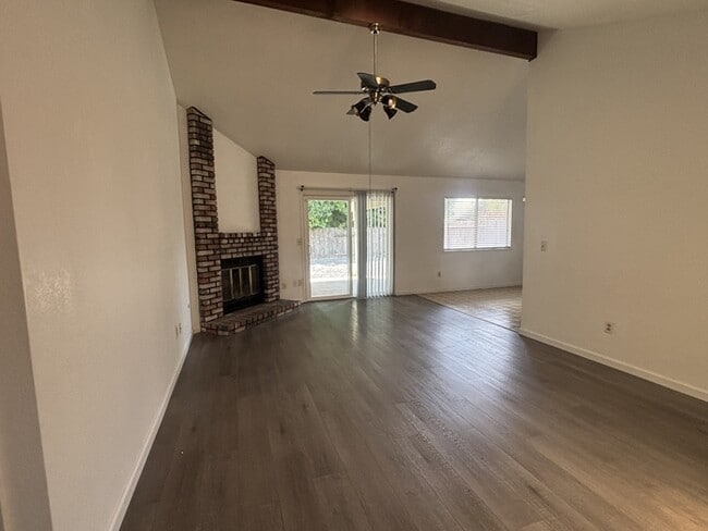 Photo - 5208 Maximillian Dr