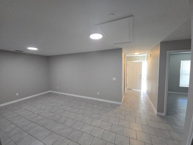 Photo - Bldg B - Ohana Vista Apts 3 Unit Unit 240 W Prince Place
