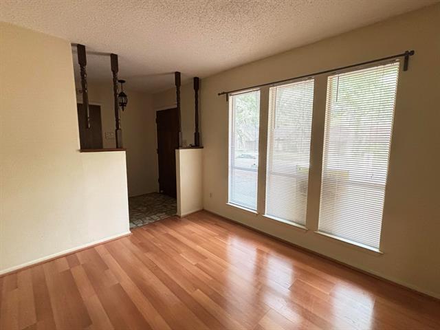 Photo - 2107 Botts Dr