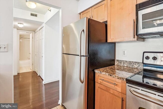 Photo - 10101 Grosvenor Pl Unit 407