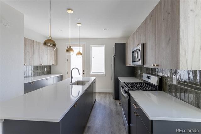 Photo - 1592 Ames St