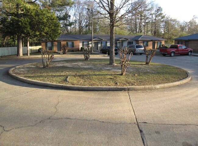 Building Photo - 206 Edgewood Dr Rental