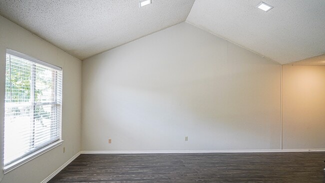 Photo - B 613-615 Barbara Jean Unit 615