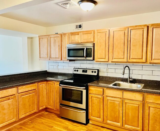 Building Photo - 143 Main St Unit 4D Rental