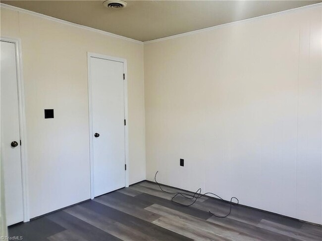 Photo - 619 Creed St Unit E