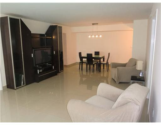 1833 S Ocean Dr Unit 1833 S Ocean dr 809