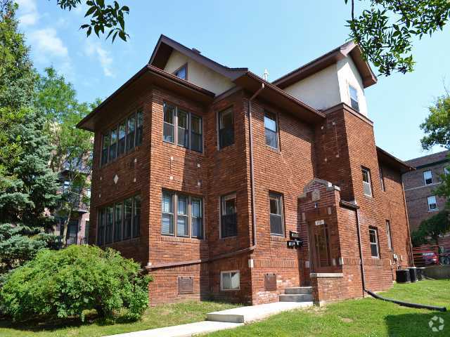 Building Photo - 1901 University Ave Unit 3 Rental