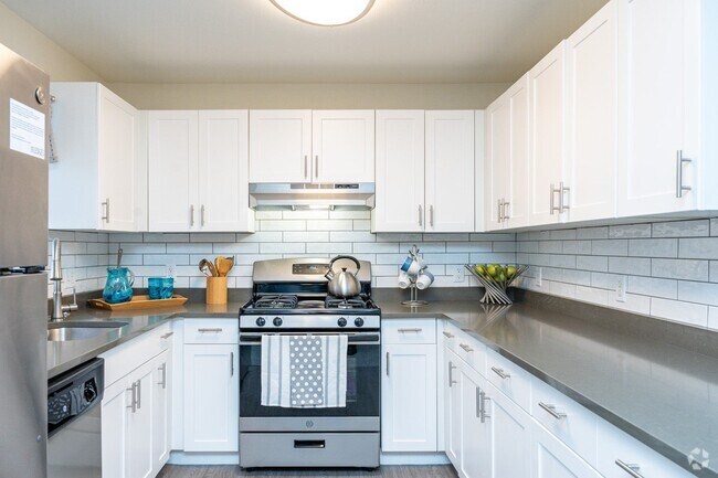 Building Photo - The Ledges Rental