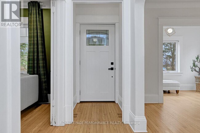 Photo - 824 Fisher Ave