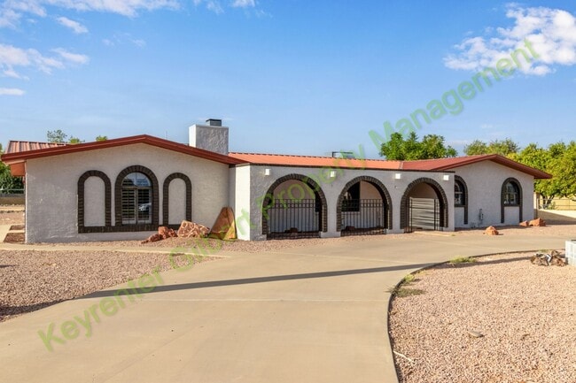 Photo - Beautiful Gilbert Home with Shared Pool — ...