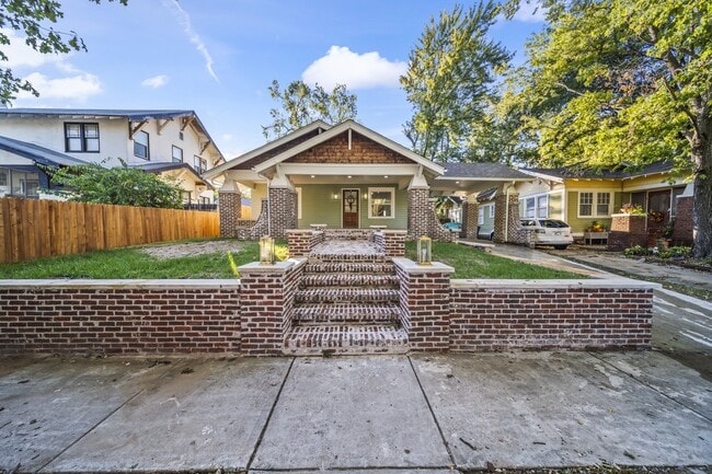 Building Photo - 546 N Santa Fe Ave