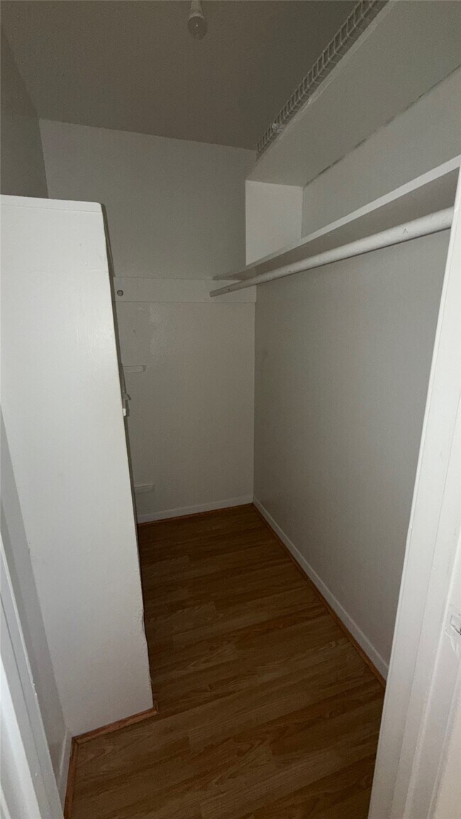 Photo - 1906 Binz St Unit 05